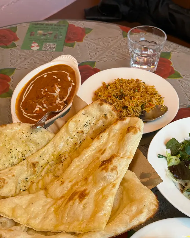 다채로운 커리와 난, 볶음밥