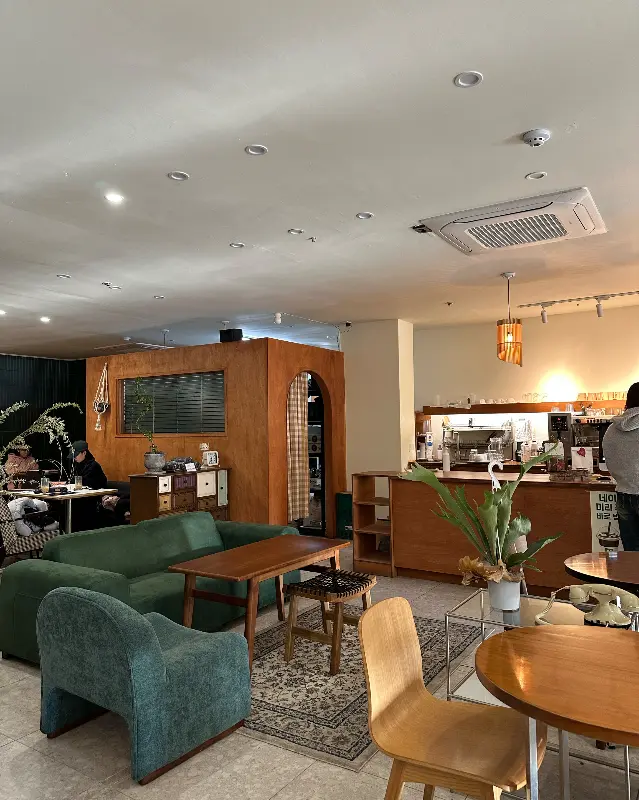 아늑한 카페 내부