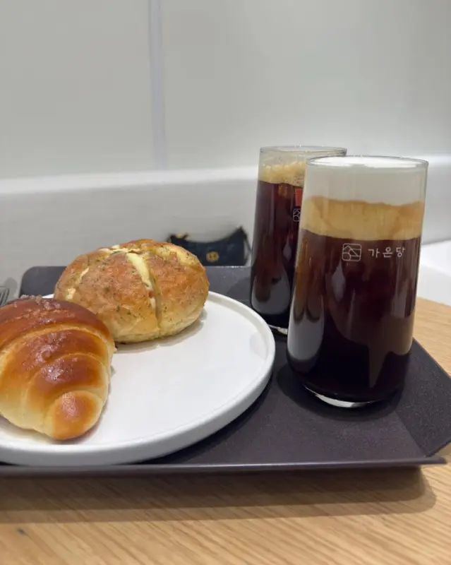 가온당 아인슈페너와 빵
