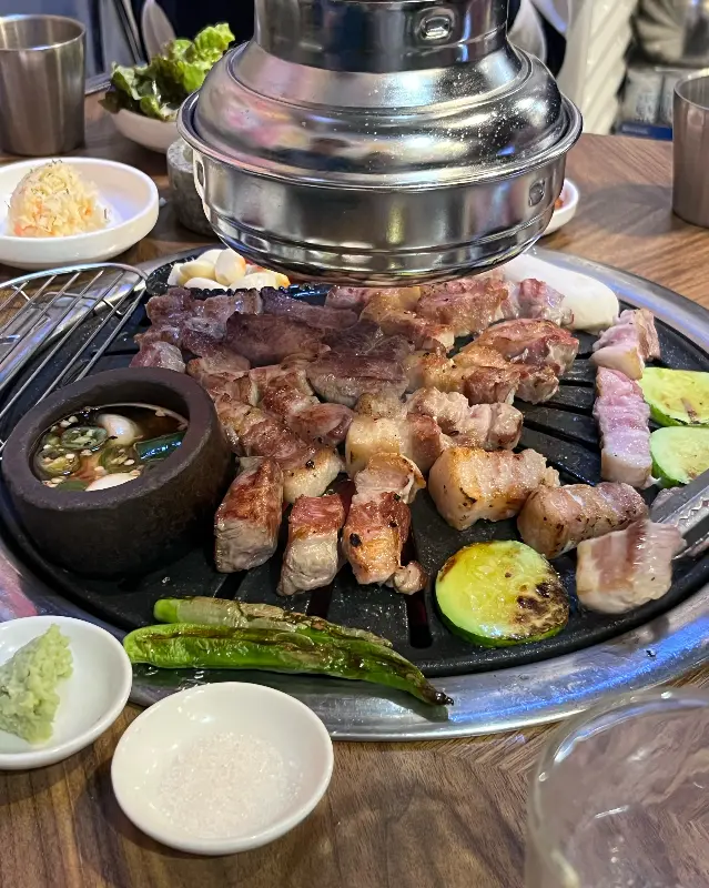 잘 구워진 고기