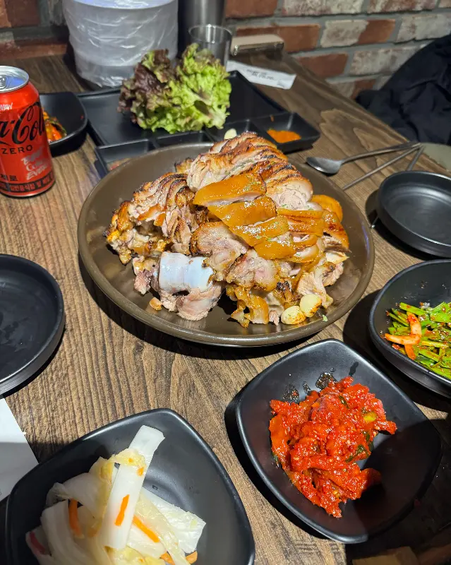 푸짐한 족발 한 상