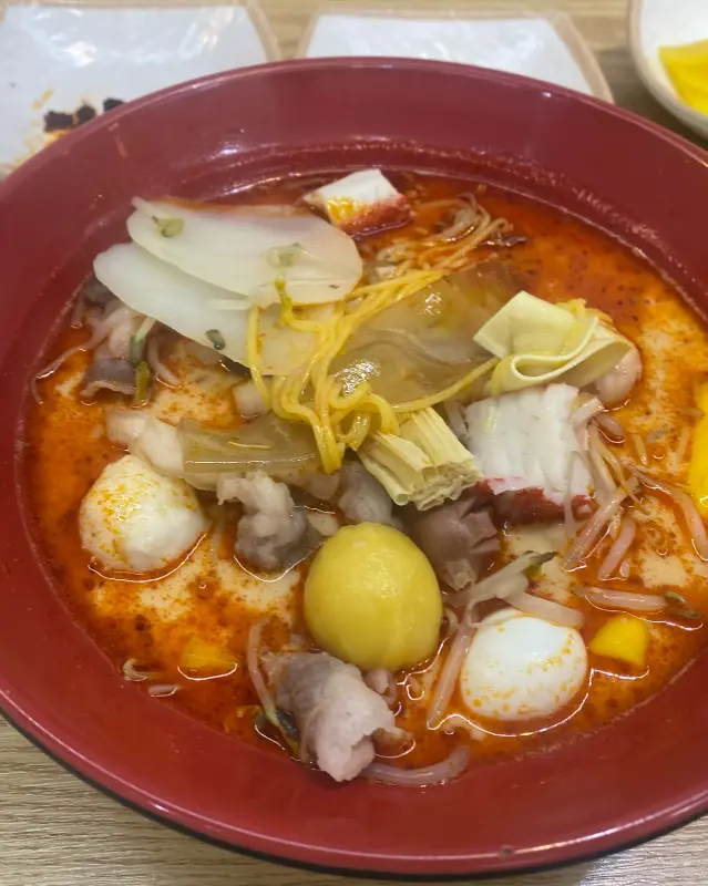 푸짐한 재료가 인상적인 마라탕