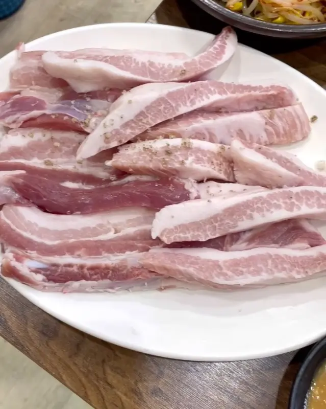 환상적인 마블링의 삼겹살