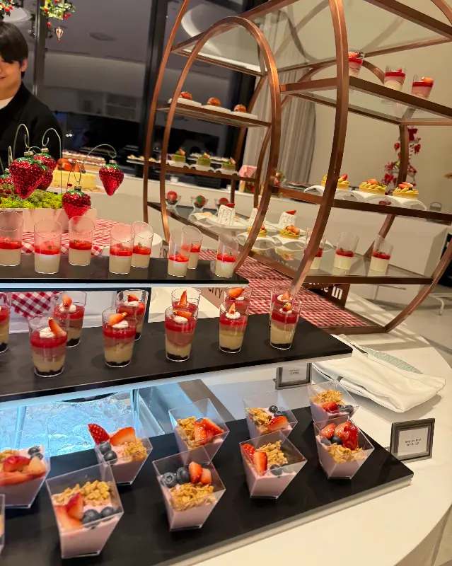 딸기 디저트 코너