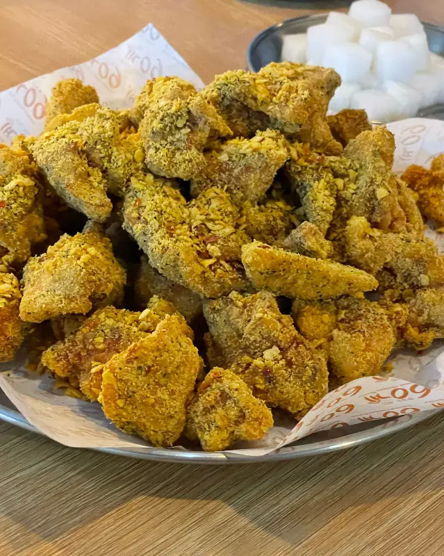 크런치한 식감이 살아있는 크크크치킨