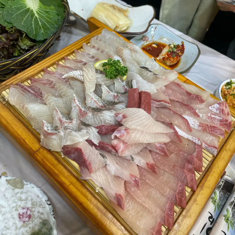 신선함이 느껴지는 모듬회