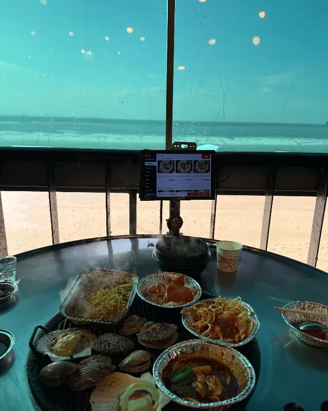 탁 트인 바다 뷰