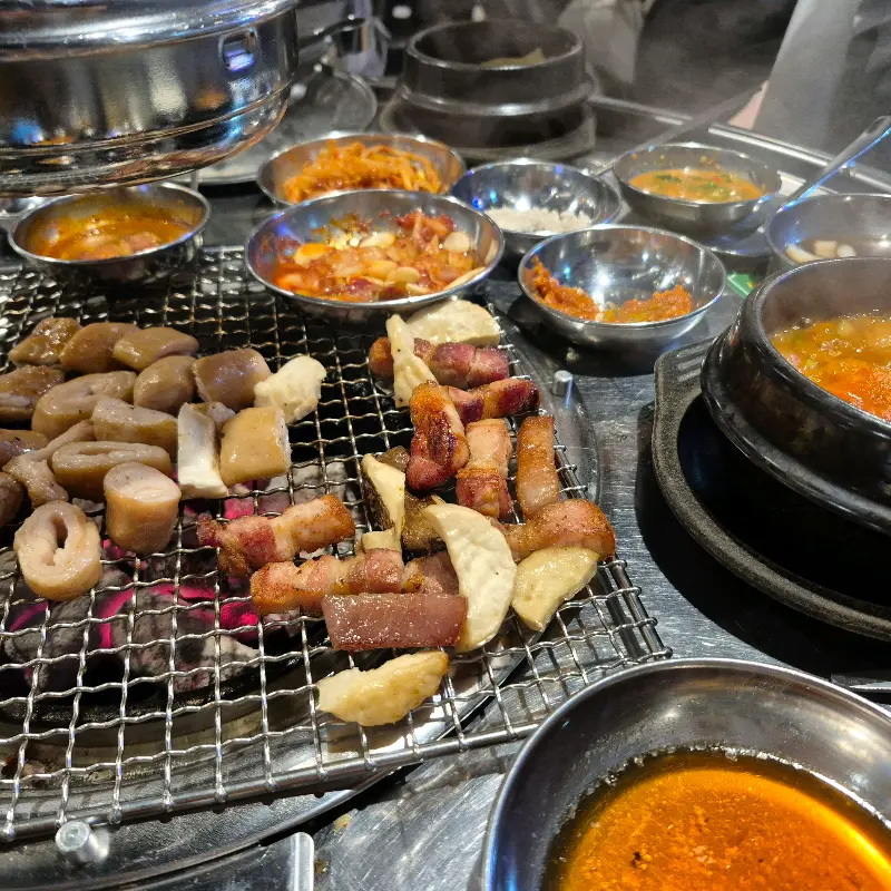 맛있게 구워진 삼겹살