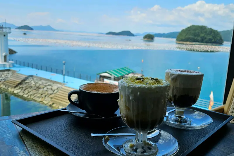 앙증맞은 동물 모양 의자