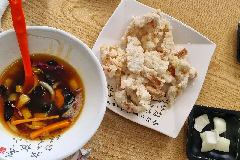 윤기가 좌르르 흐르는 탕수육