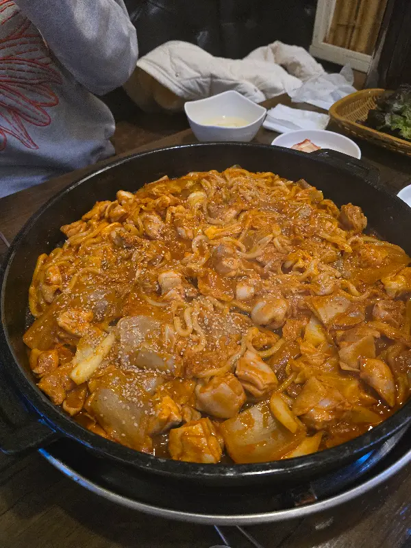 푸짐한 닭갈비 한 상