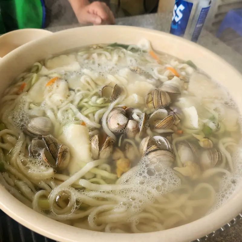 푸짐한 해물칼국수