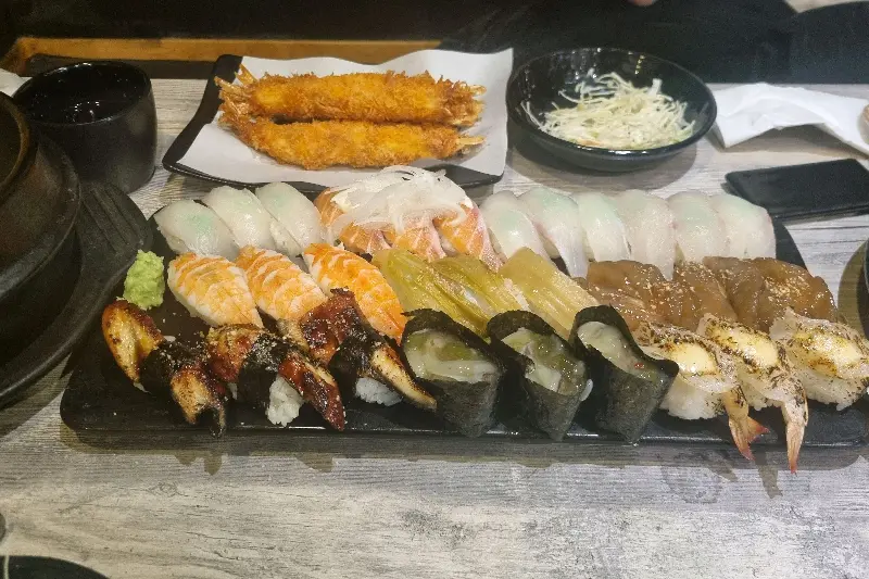 푸짐한 초밥 한 상 차림