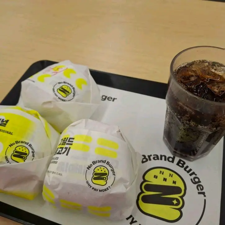 햄버거와 콜라 세트