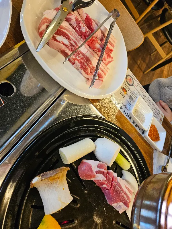 숯불돈향 메뉴판