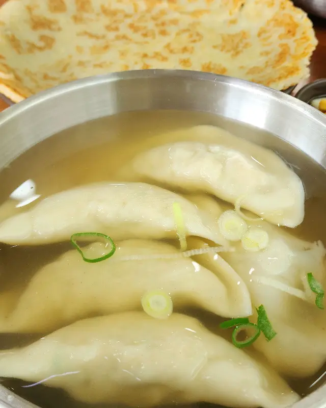 평양손만둣국과 감자전