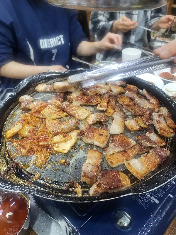 고기 굽는 모습