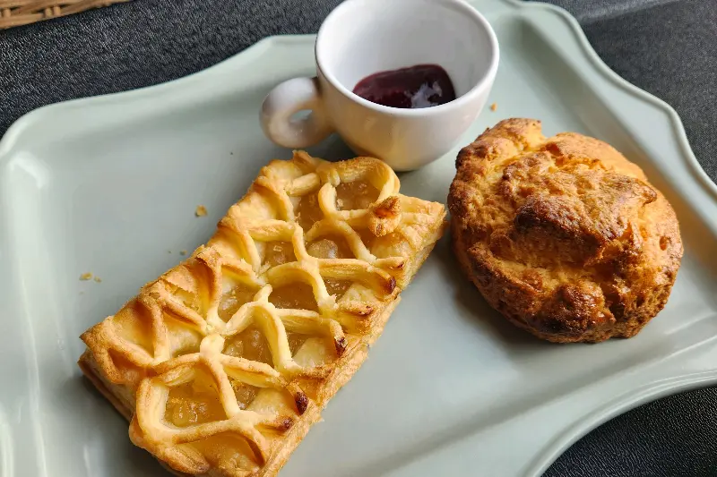 스콘과 사과파이