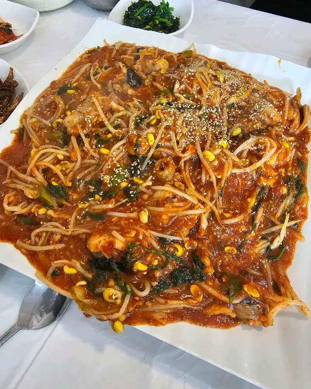 푸짐한 아구찜 한 상차림