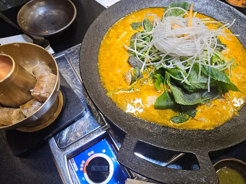 얼큰 국밥의 비주얼