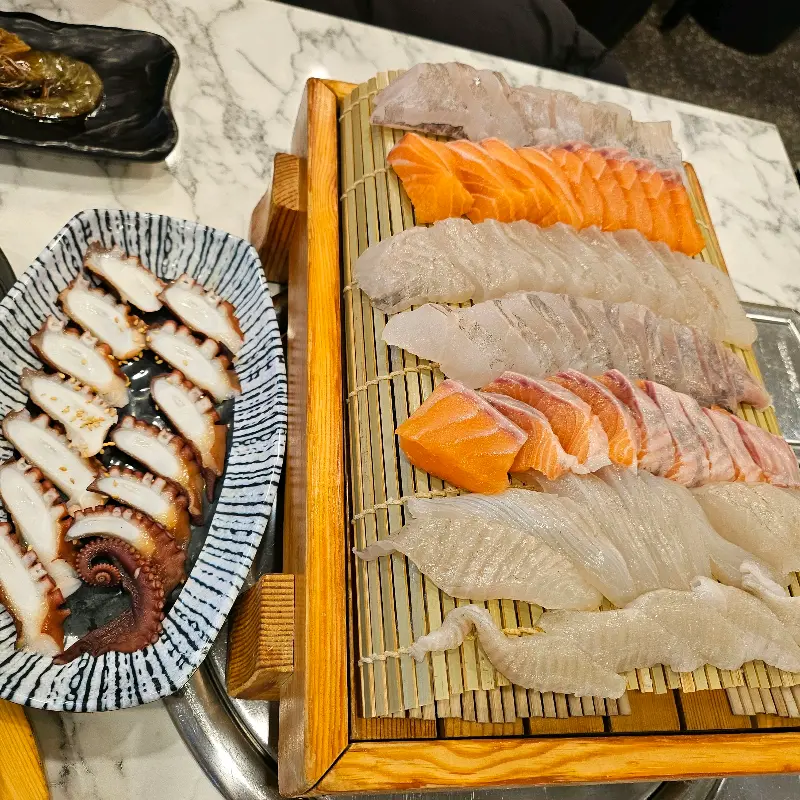 다양한 해산물 모듬