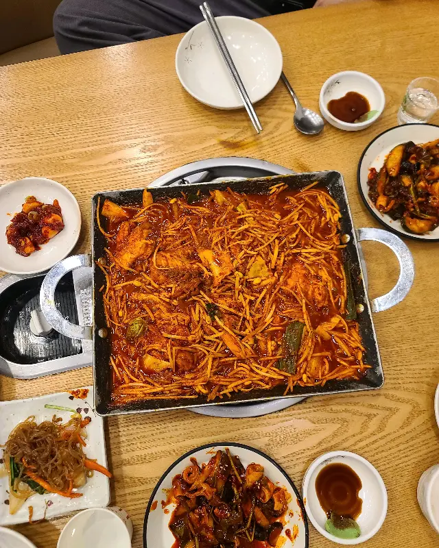 매콤달콤 복불고기