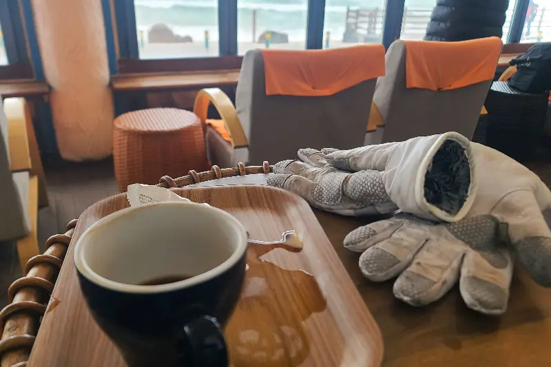 커피가 담긴 컵