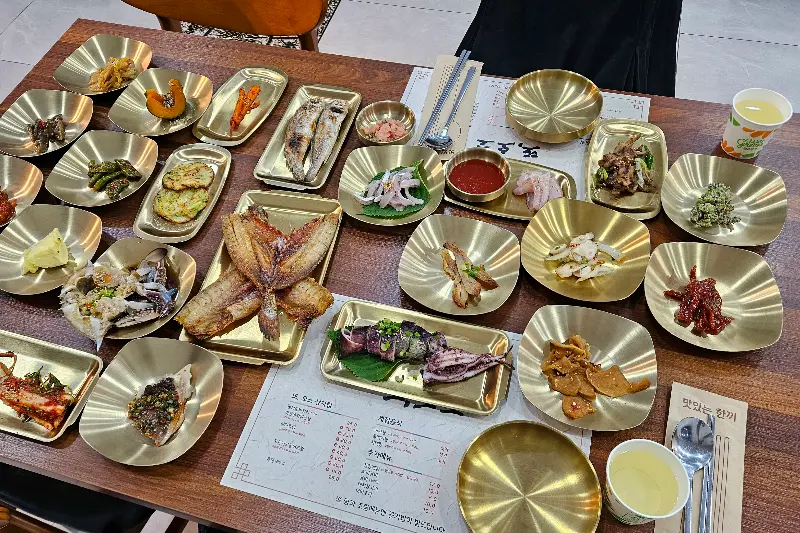 한 상 가득 차려진 굴비 정식