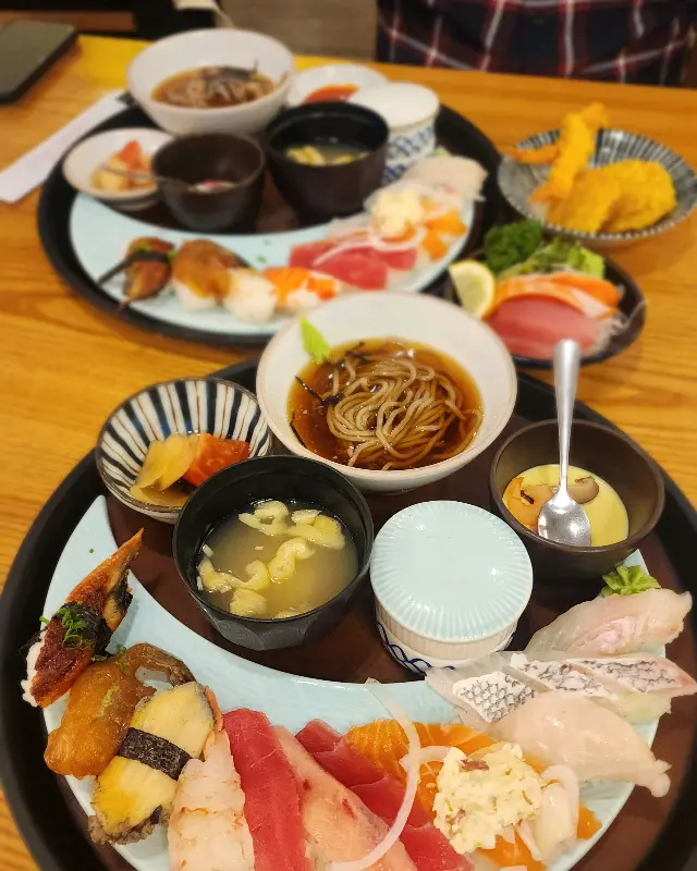 진심초밥 세트 한 상 차림