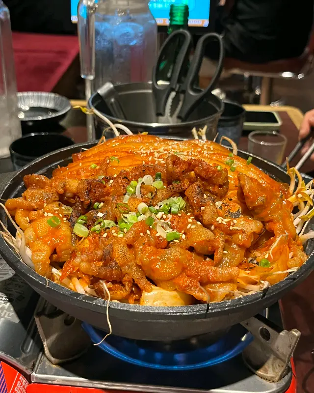 매콤한 닭발, 술을 부르는 맛