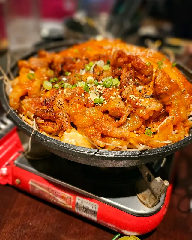 매콤한 닭발, 술친구 소환각