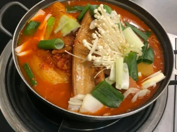 오창 주민 강추! 묵은지의 깊은 맛, 가마솥의누룽지에서 즐기는 황홀한 삼겹살 찜! 진짜 오창 맛집 레전드!