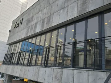 칼칼한 추억 한 그릇, 범어사 맛집 얼크니손칼국수로 떠나는 행복한 시간여행