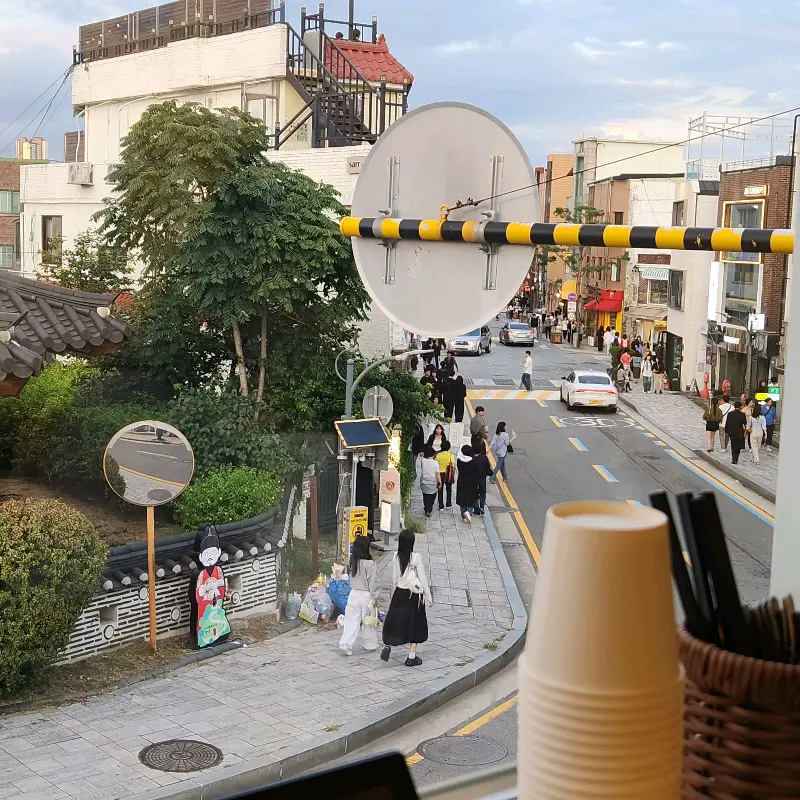 하노이푸드 창가에서 바라본 화성행궁 뷰