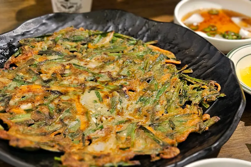 금자국수 차돌 비빔국수