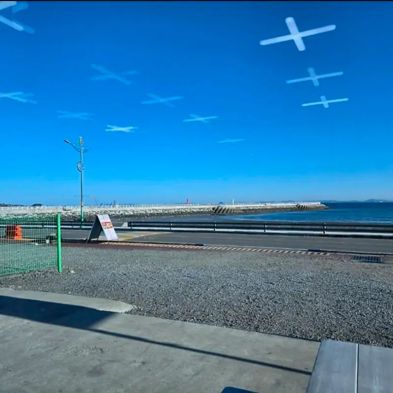 식당에서 바라본 바다 풍경