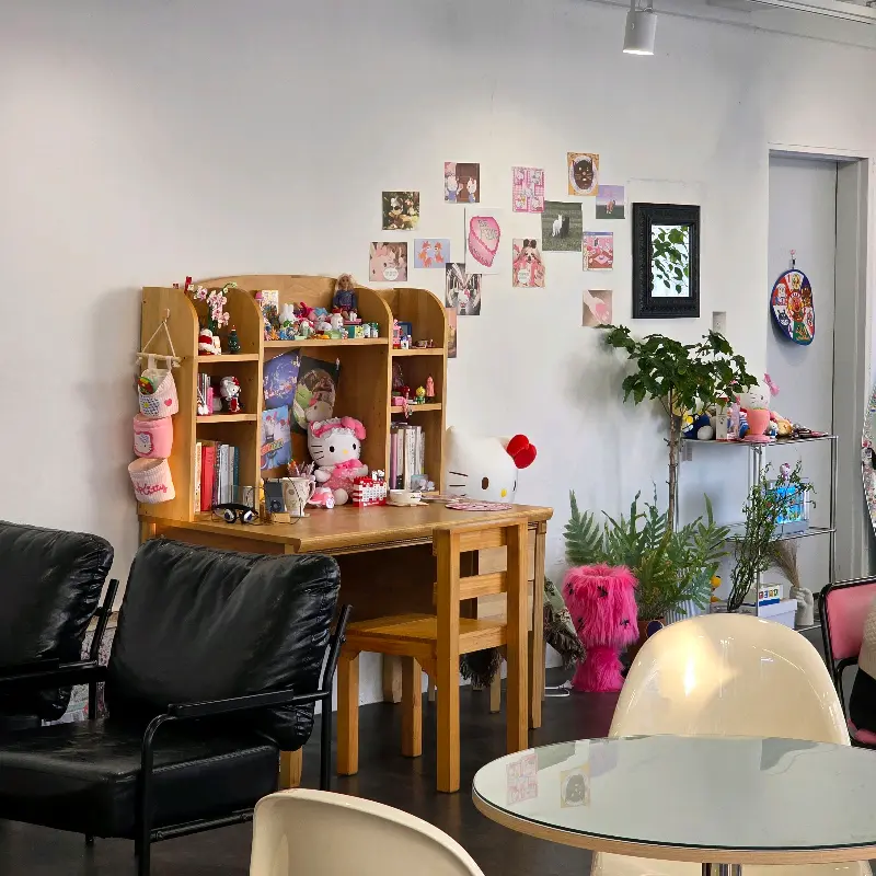 카페 내부 인테리어