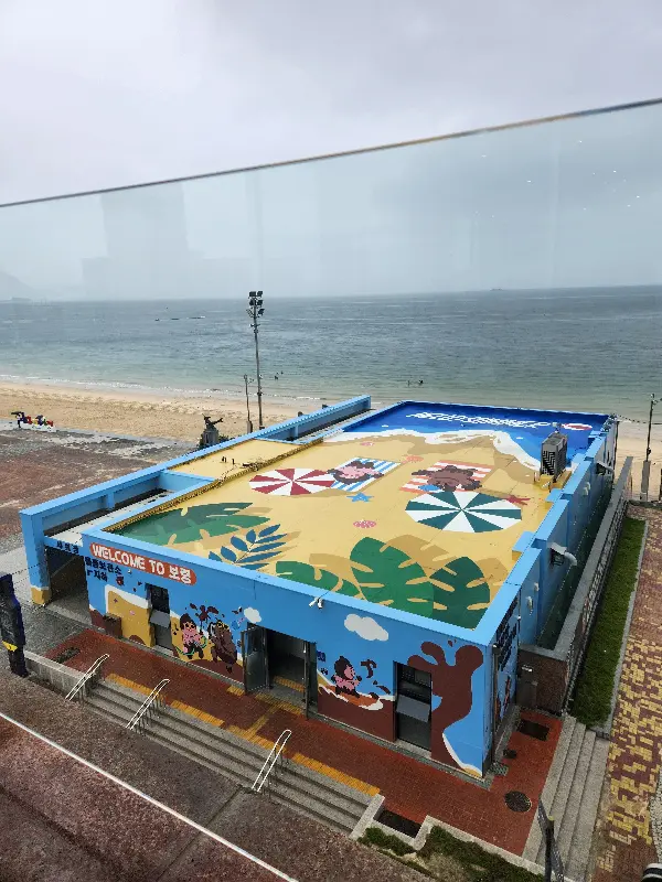 인쇼어에서 내려다본 해변