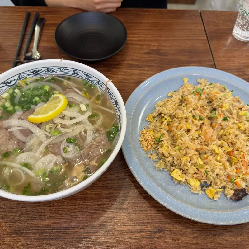 쌀국수와 볶음밥