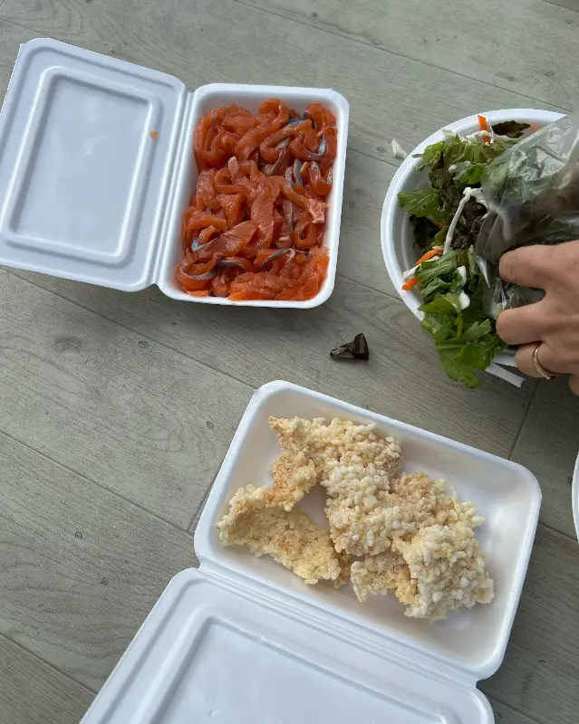 송어회, 야채, 누룽지 튀김