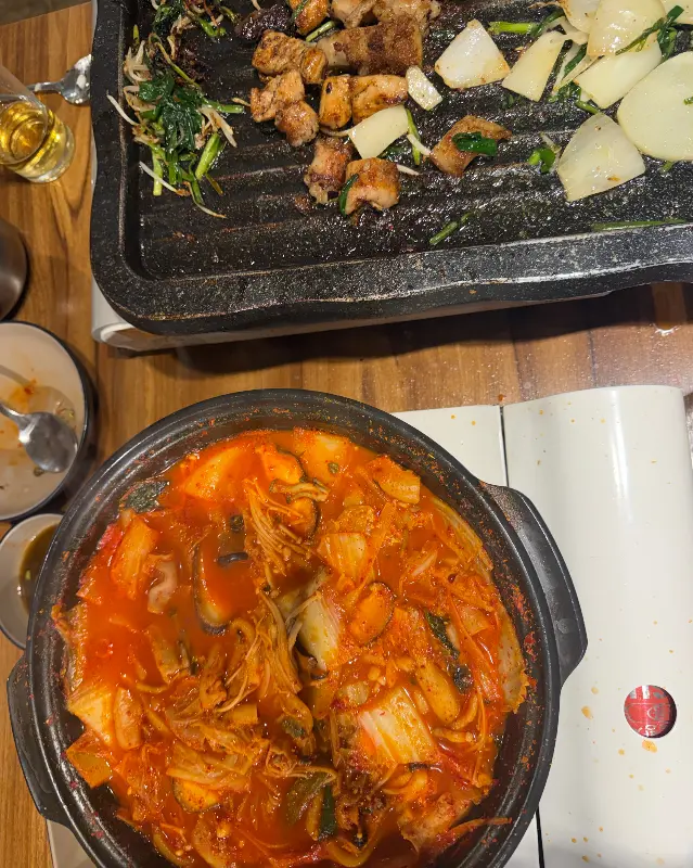 곱창구이와 곱창전골을 동시에 즐기는 완벽한 조합