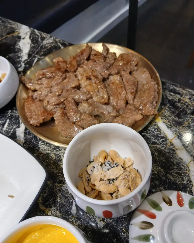 맛있게 구워진 고기