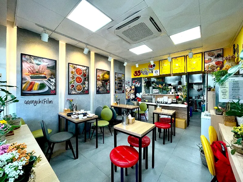 33떡볶이 둔내점 내부