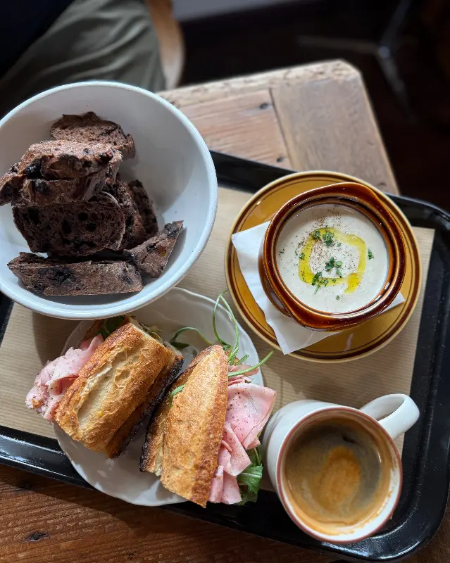 감자 포타주 스프와 빵