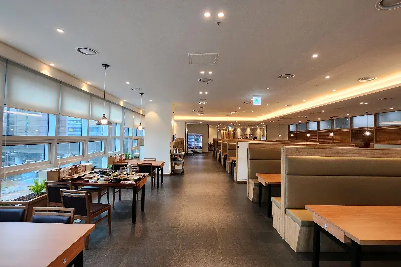 넓고 쾌적한 거궁 내부