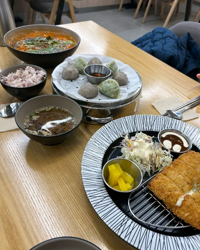 만두와 돈까스
