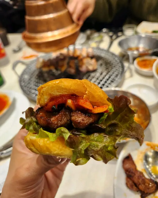 모닝빵으로 만든 미니 갈비 버거