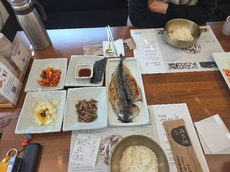 미꼬담의 고등어 구이 정식