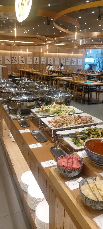 다양한 핫푸드 메뉴