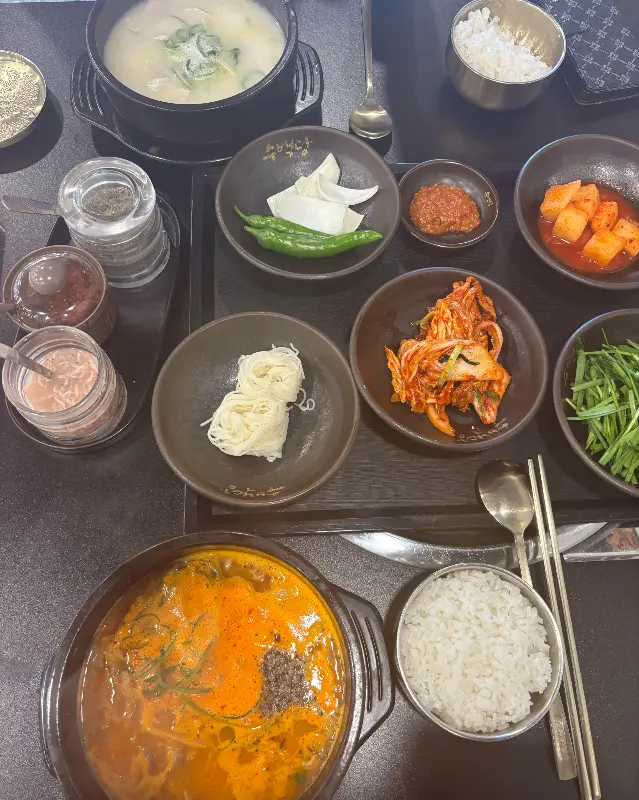 수백당의 푸짐한 한 상 차림